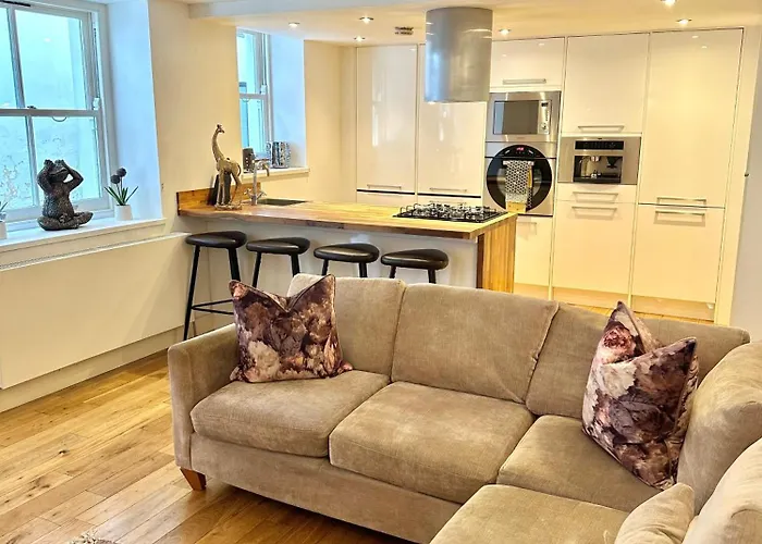 Opulent Oasis In London